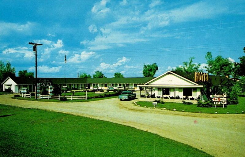 Holiday on the Lake Motel (Holiday Motel) - Vintage Postcard (newer photo)